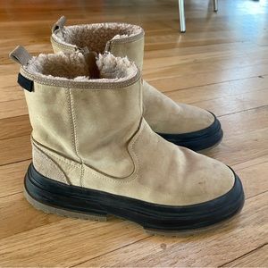 ZARA KIDS WINTER ❄️ BOOTS - BEIGE(CREAM)- Size 35 (Euro)-3 (US)